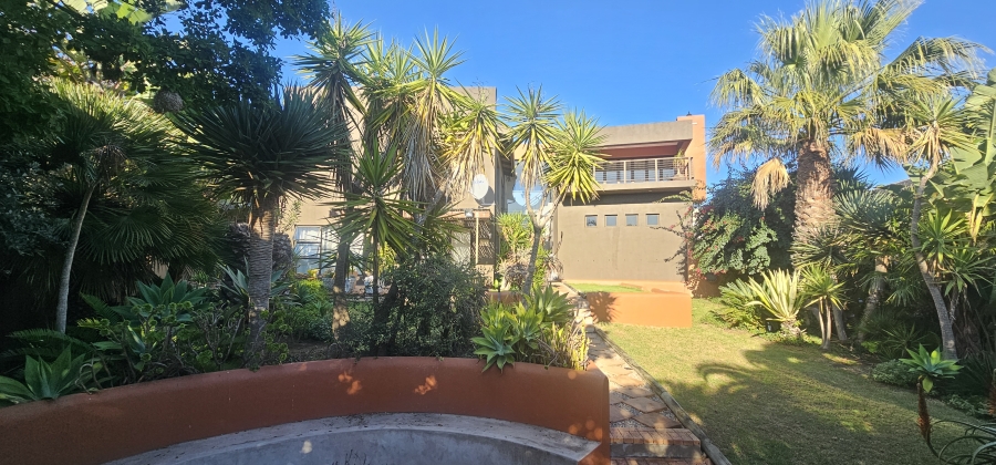 6 Bedroom Property for Sale in Middedorp Western Cape